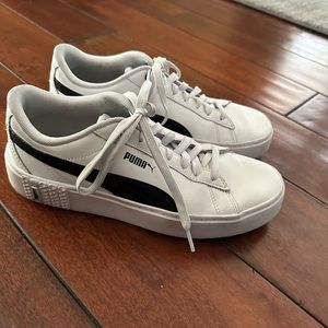 Puma sneakers women’s size 8 1/2. White with black.